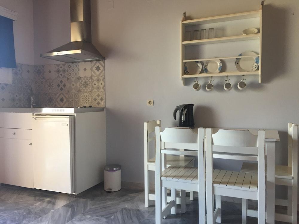 Ilena Hotel Ахарави Екстериор снимка