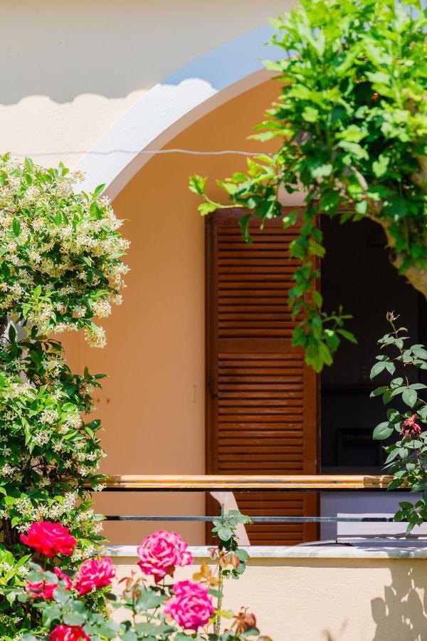 Ilena Hotel Ахарави Екстериор снимка