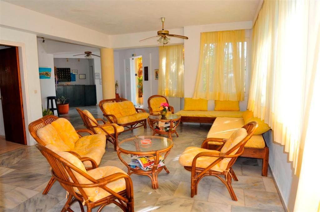 Ilena Hotel Ахарави Екстериор снимка
