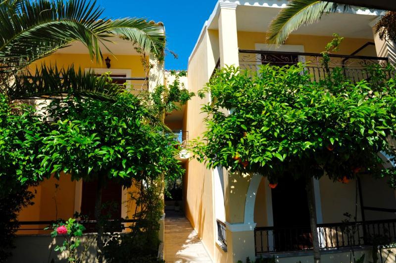 Ilena Hotel Ахарави Екстериор снимка